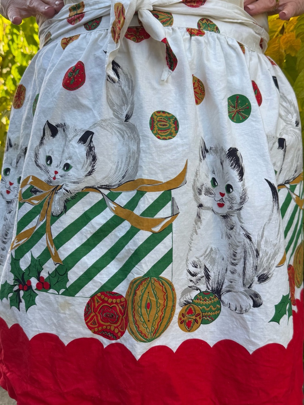 Vintage 1950s Christmas Kittens Half Apron 🎀🐾 - Picture 8 of 9